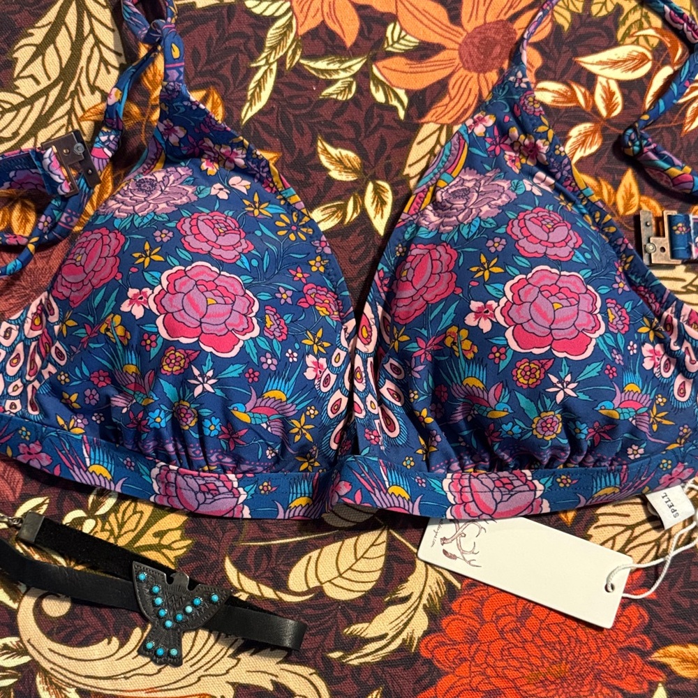 Hotel parades Tri top- navy xl swim top.